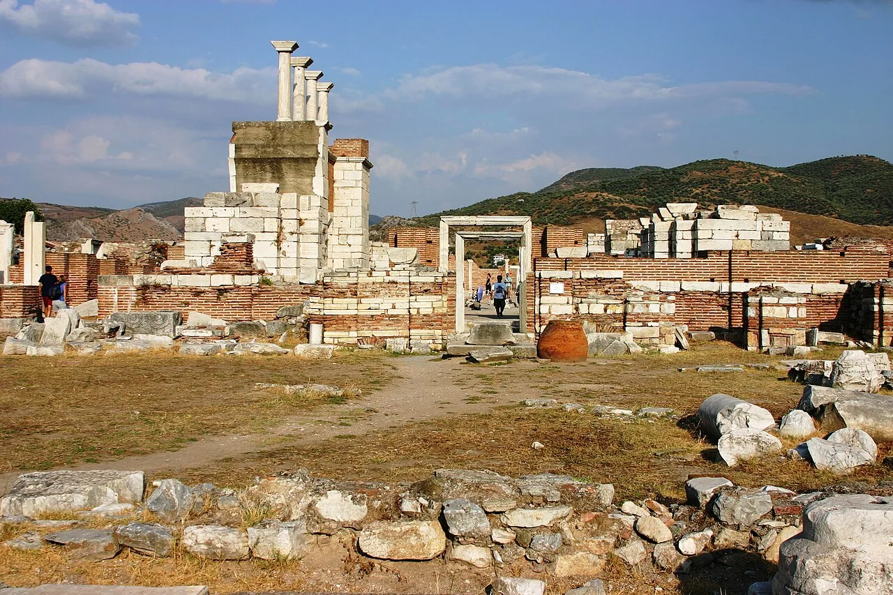 Reruntuhan Basilika Santo Yohanes di Ayasuluk, dekat Selçuk dan Efesus.