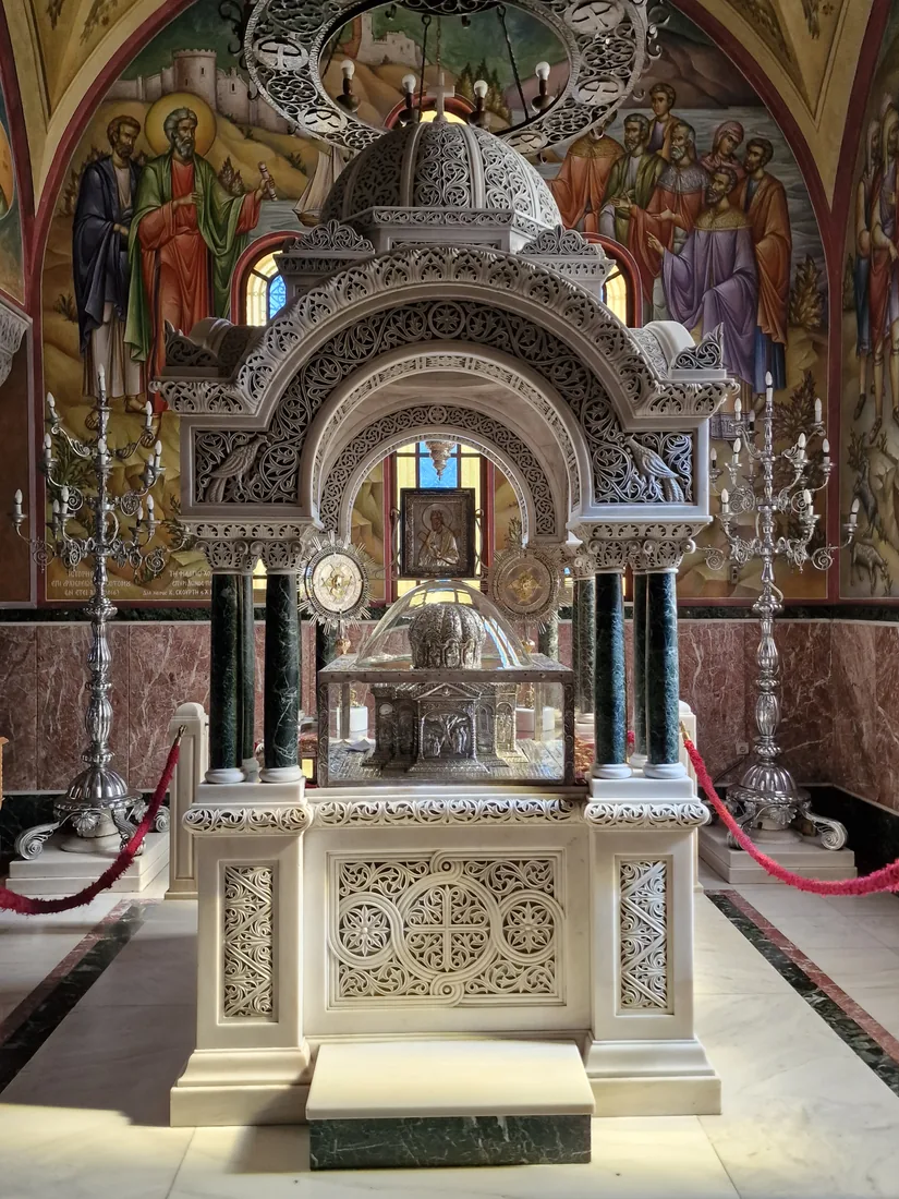 Relikuiarium di Katedral Santo Andreas, Patras, yang diidentifikasi dalam sumber foto sebagai wadah relikui Andreas.