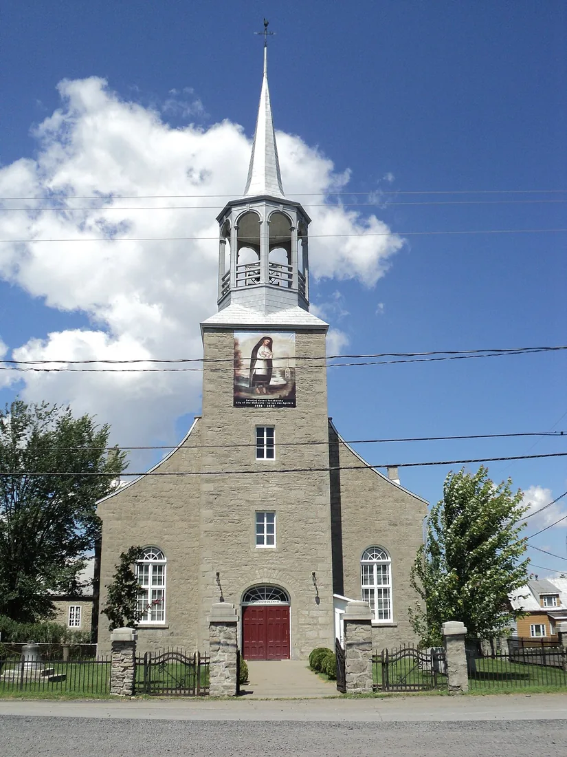 Gereja di Kahnawà:ke yang menjadi tempat shrine Kateri.